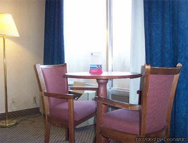 Knights Inn Overland Park Mission Room photo